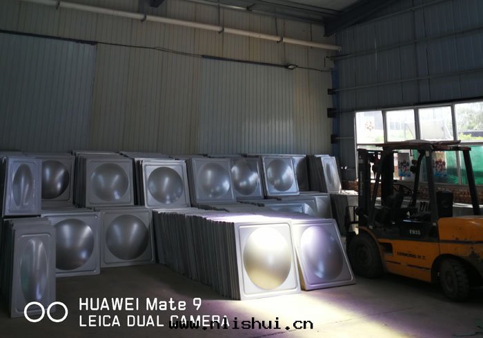 方(fāng)形不(bù)鏽钢水(shuǐ)箱(xiāng)模壓闆